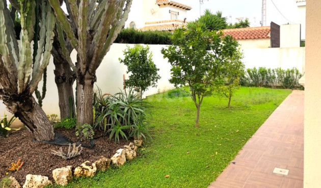 Resale - Villa - Cabo Roig - Costa Blanca