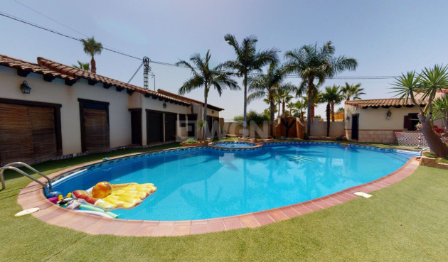 Resale - Villa - Catral - Costa Blanca