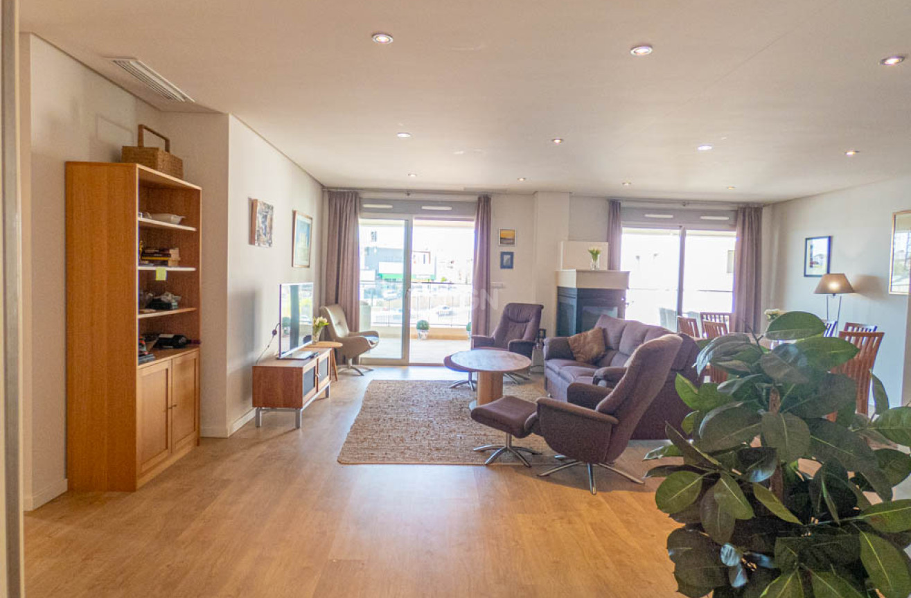 Odsprzedaż - Mieszkanie w bloku - Los Dolses - Inland