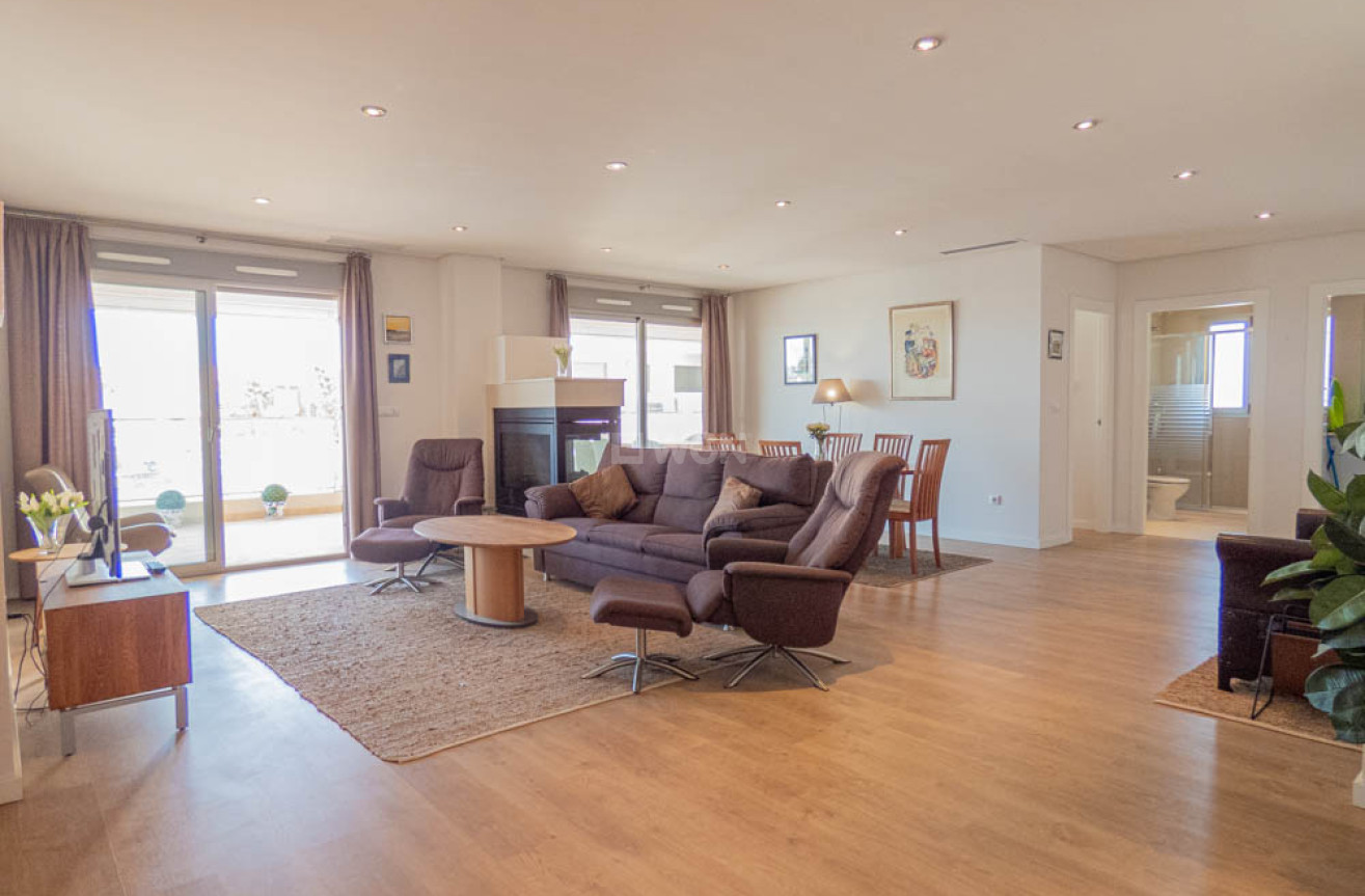 Odsprzedaż - Mieszkanie w bloku - Los Dolses - Inland