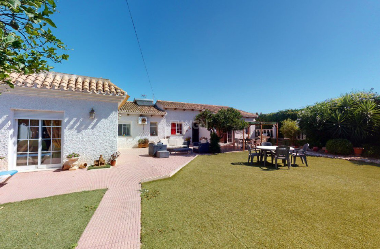 Odsprzedaż - Villa - Los Belones - Inland