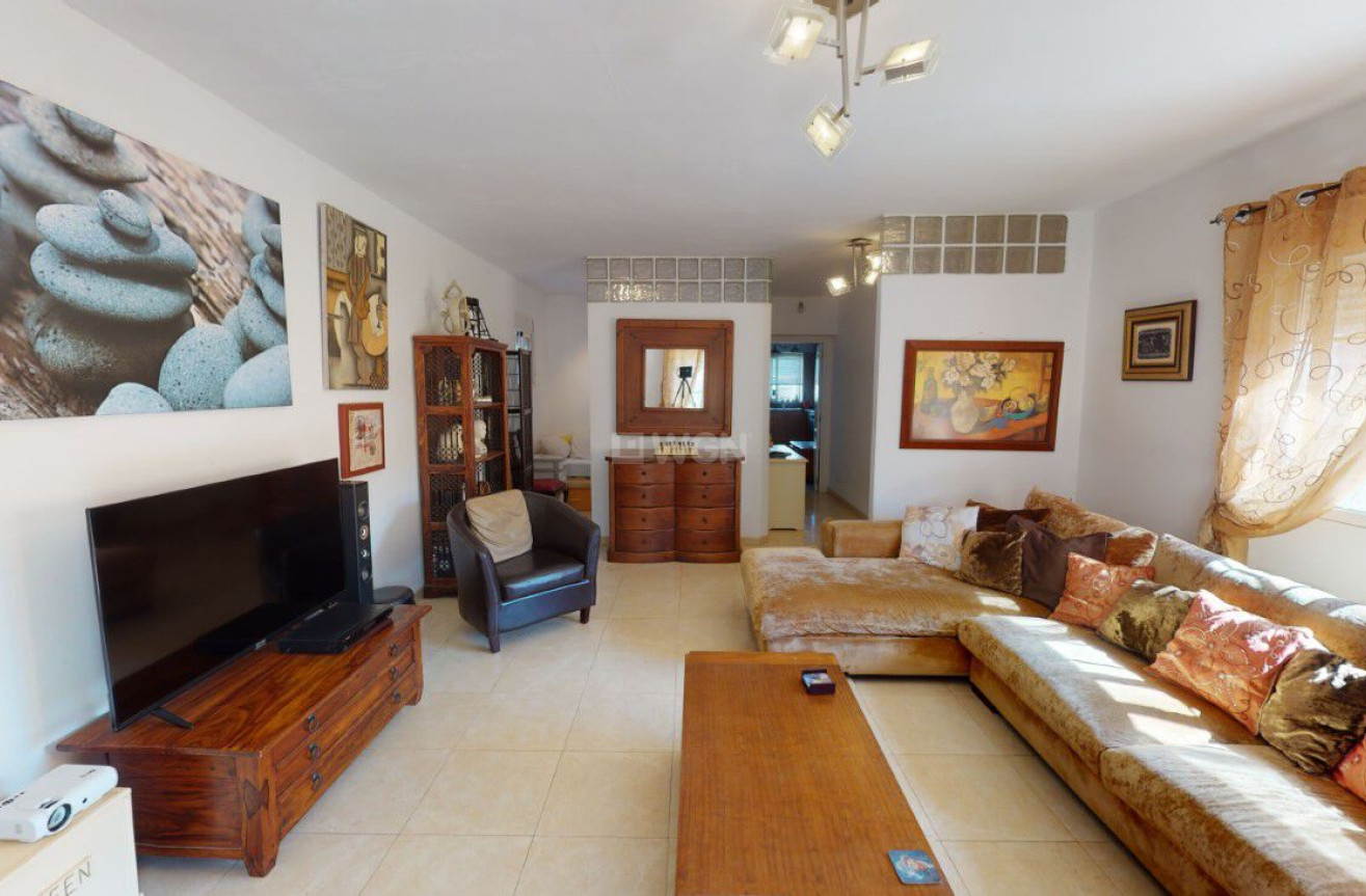 Odsprzedaż - Villa - Los Belones - Inland