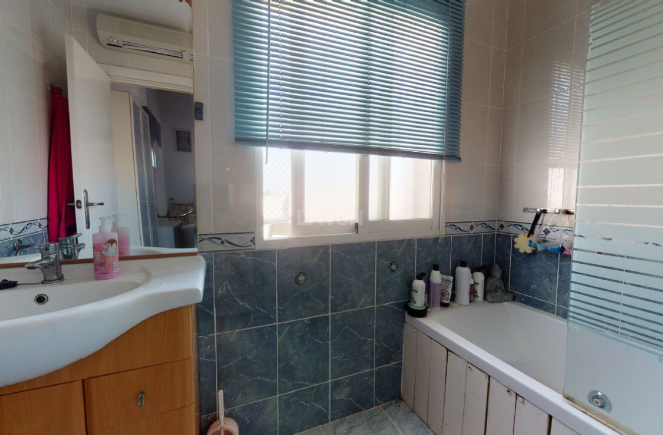 Odsprzedaż - Villa - Los Belones - Inland