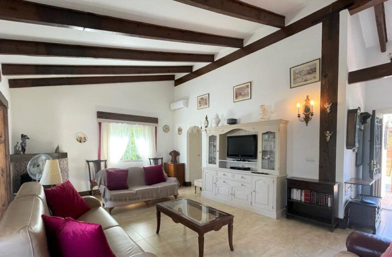 Odsprzedaż - Villa - Los Belones - Inland