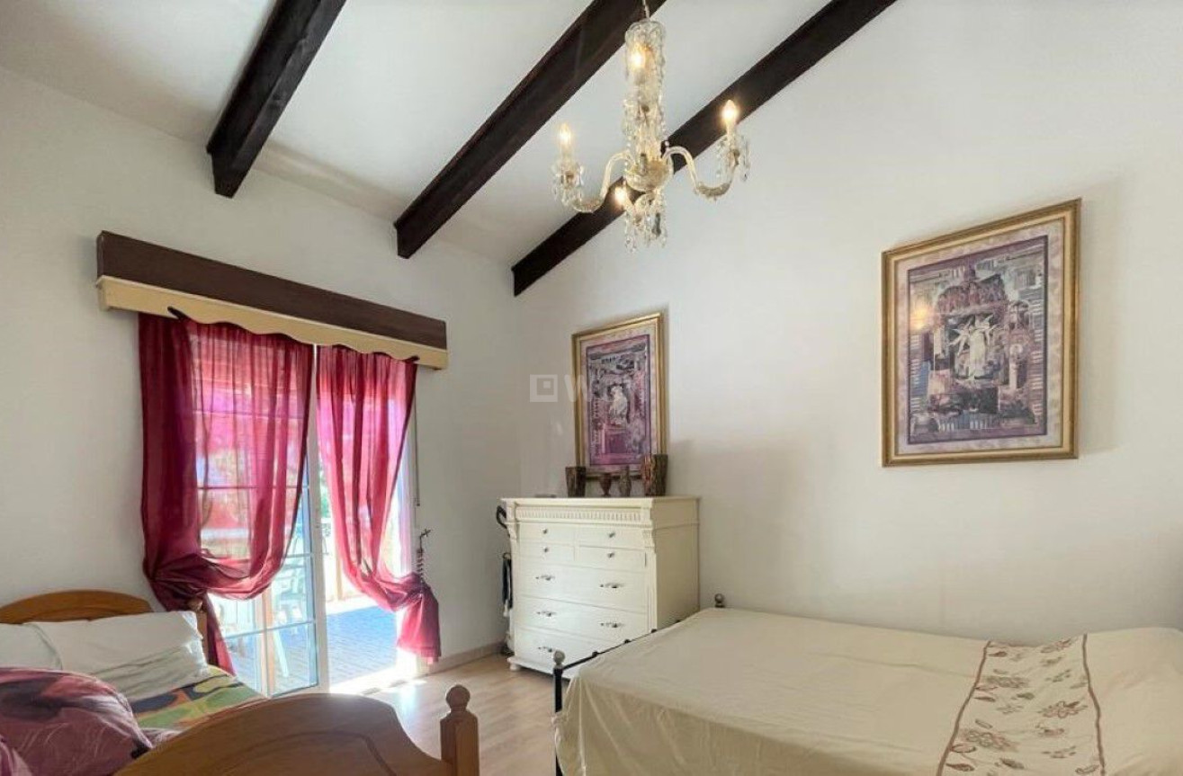 Odsprzedaż - Villa - Los Belones - Inland