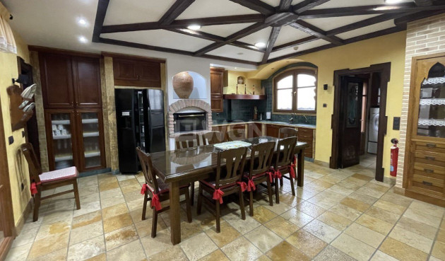 Odsprzedaż - Kamienica - Torrevieja - Costa Blanca