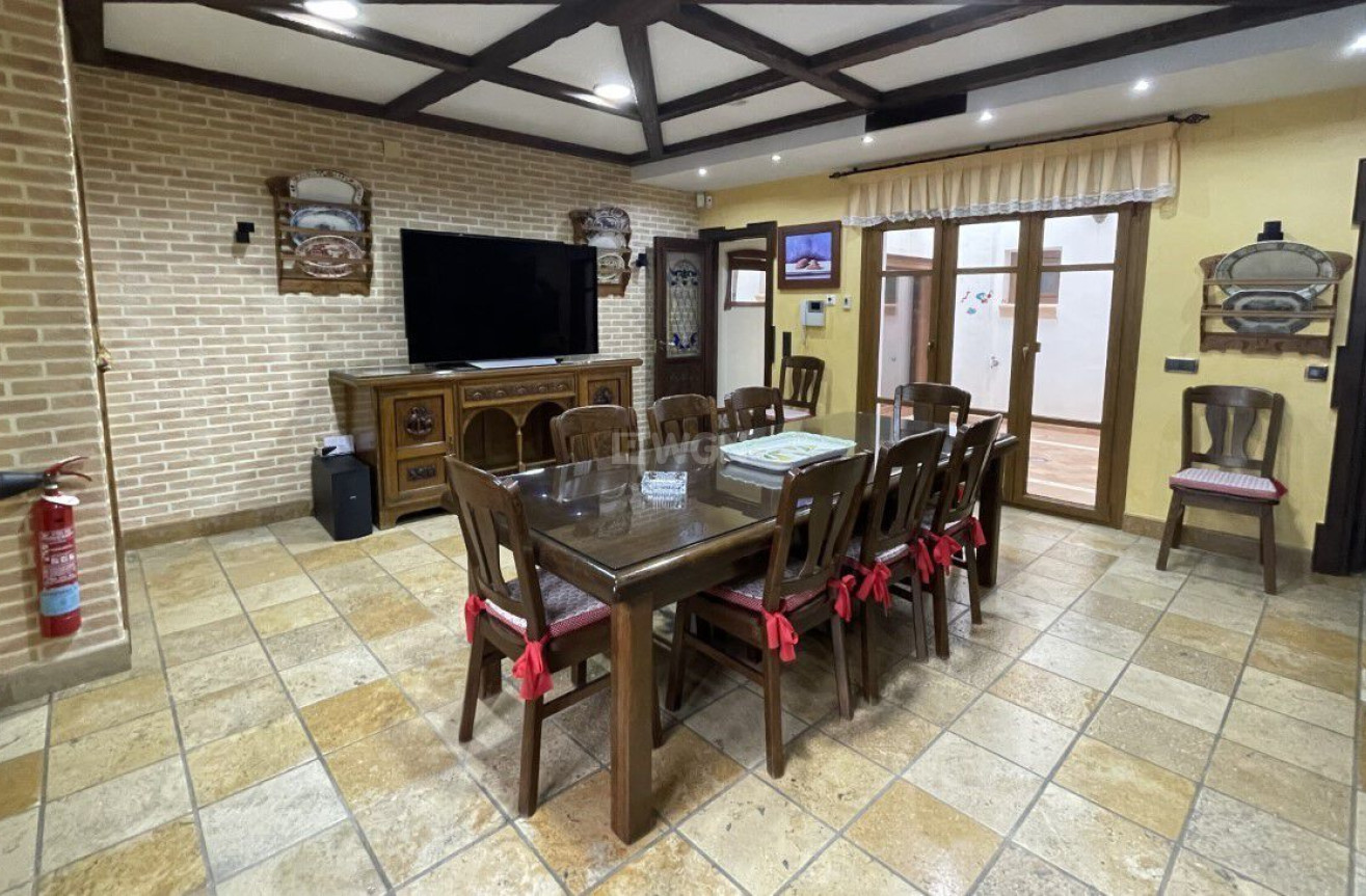 Odsprzedaż - Kamienica - Torrevieja - Costa Blanca