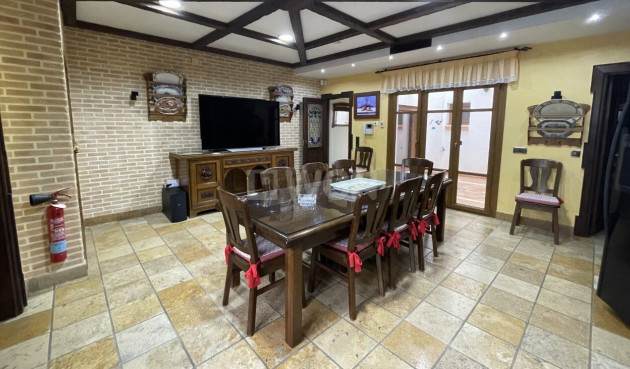 Odsprzedaż - Kamienica - Torrevieja - Costa Blanca