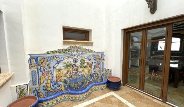 Odsprzedaż - Kamienica - Torrevieja - Costa Blanca