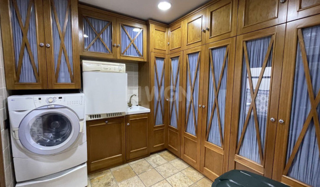 Odsprzedaż - Kamienica - Torrevieja - Costa Blanca