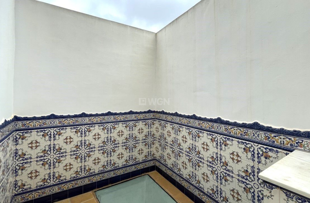 Odsprzedaż - Kamienica - Torrevieja - Costa Blanca