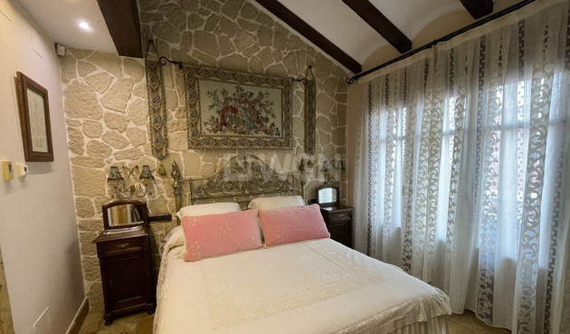 Odsprzedaż - Kamienica - Torrevieja - Costa Blanca