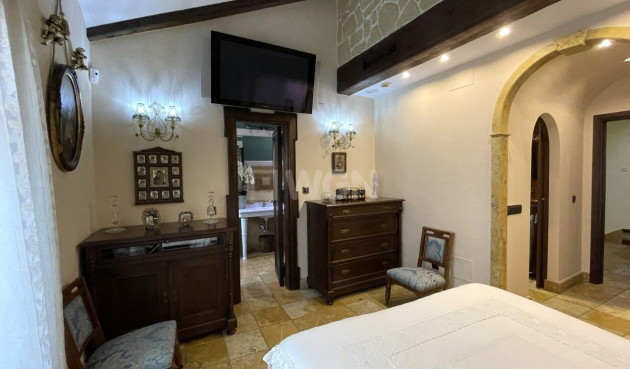 Odsprzedaż - Kamienica - Torrevieja - Costa Blanca