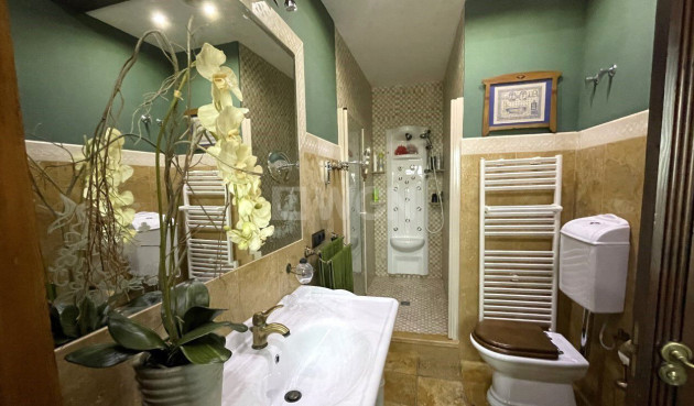 Odsprzedaż - Kamienica - Torrevieja - Costa Blanca