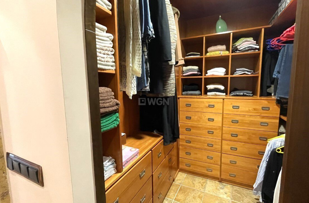 Odsprzedaż - Kamienica - Torrevieja - Costa Blanca