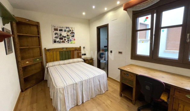 Odsprzedaż - Kamienica - Torrevieja - Costa Blanca