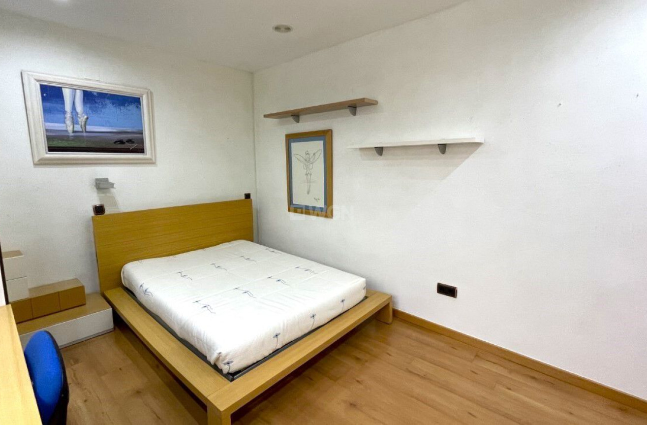 Odsprzedaż - Kamienica - Torrevieja - Costa Blanca