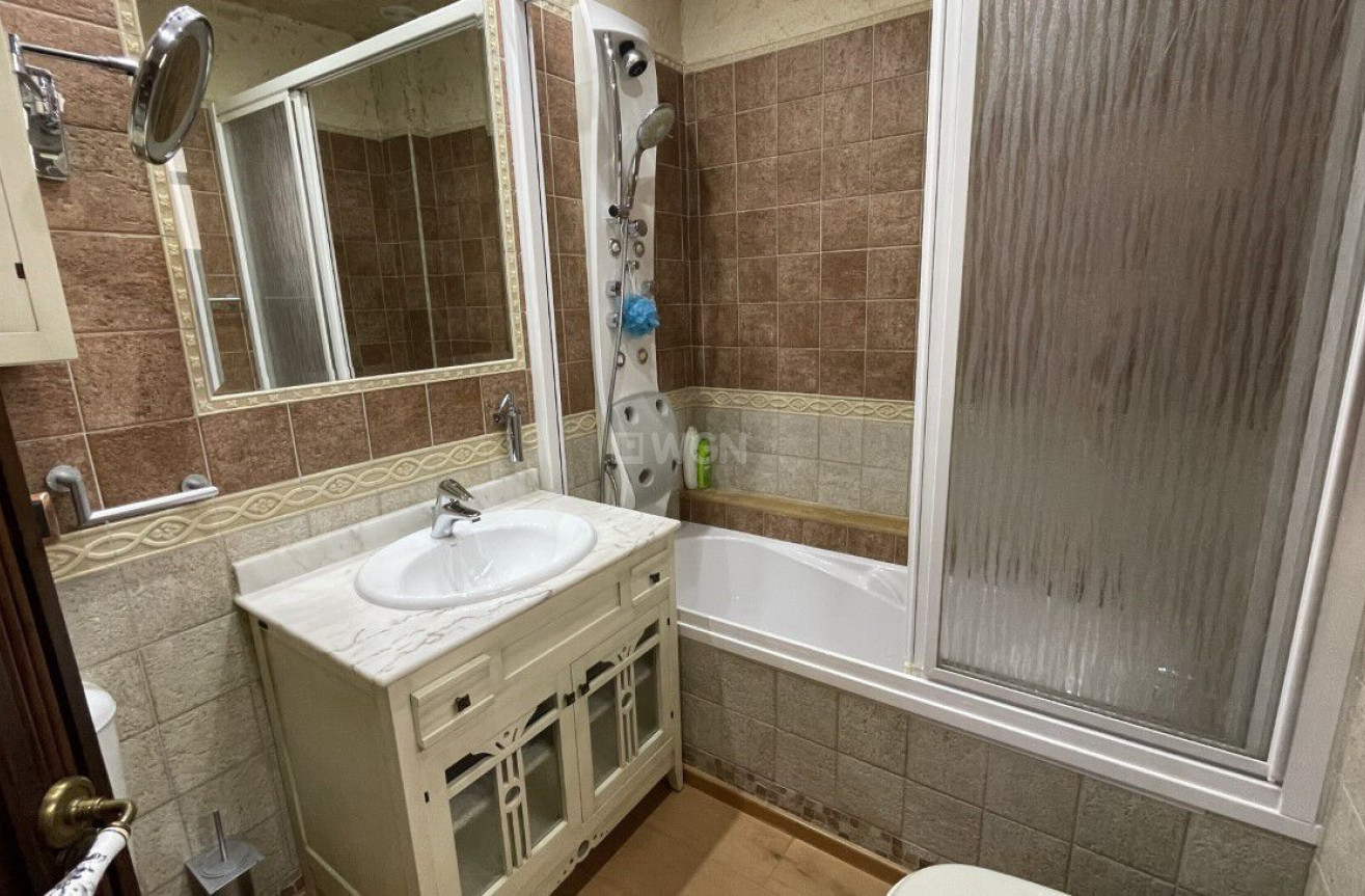 Odsprzedaż - Kamienica - Torrevieja - Costa Blanca