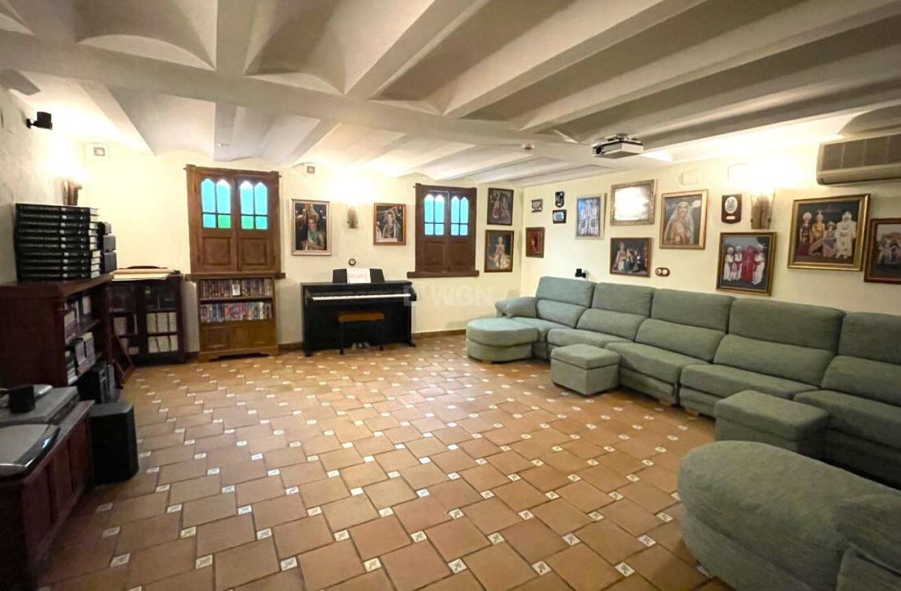 Odsprzedaż - Kamienica - Torrevieja - Costa Blanca