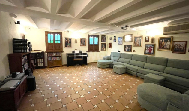 Odsprzedaż - Kamienica - Torrevieja - Costa Blanca