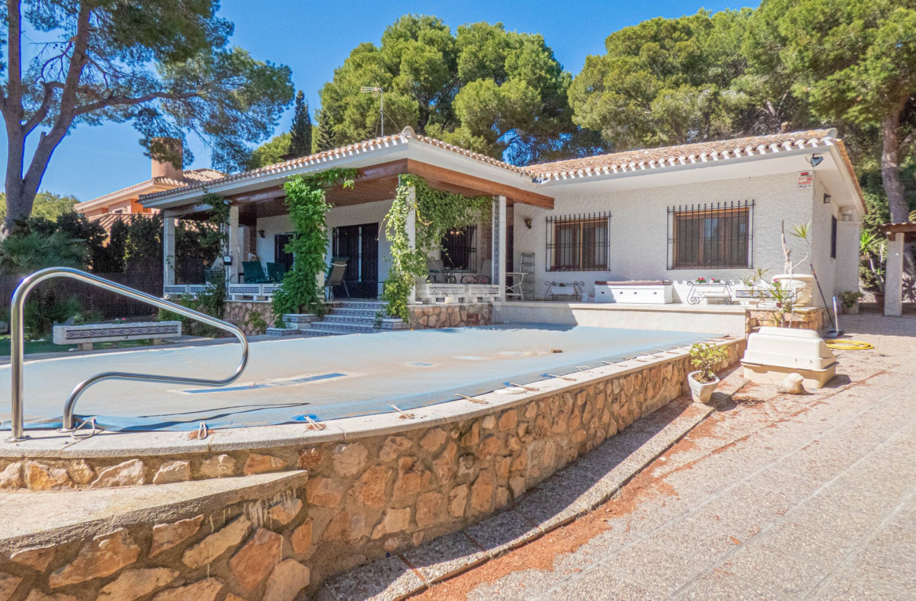 Odsprzedaż - Villa - Dehesa de Campoamor - Costa Blanca