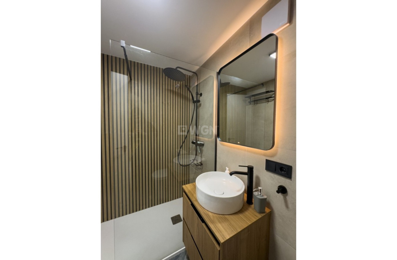 Odsprzedaż - Mieszkanie w bloku - Torrevieja - Costa Blanca