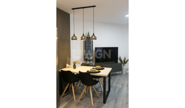 Odsprzedaż - Mieszkanie w bloku - Torrevieja - Costa Blanca