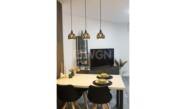 Odsprzedaż - Mieszkanie w bloku - Torrevieja - Costa Blanca