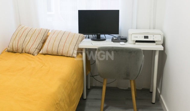 Odsprzedaż - Mieszkanie w bloku - Torrevieja - Costa Blanca