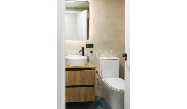 Odsprzedaż - Mieszkanie w bloku - Torrevieja - Costa Blanca