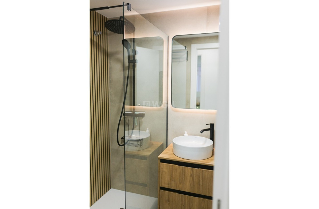 Odsprzedaż - Mieszkanie w bloku - Torrevieja - Costa Blanca