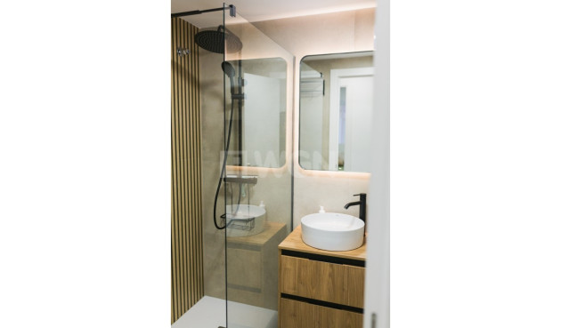 Odsprzedaż - Mieszkanie w bloku - Torrevieja - Costa Blanca