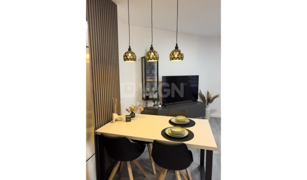 Odsprzedaż - Mieszkanie w bloku - Torrevieja - Costa Blanca