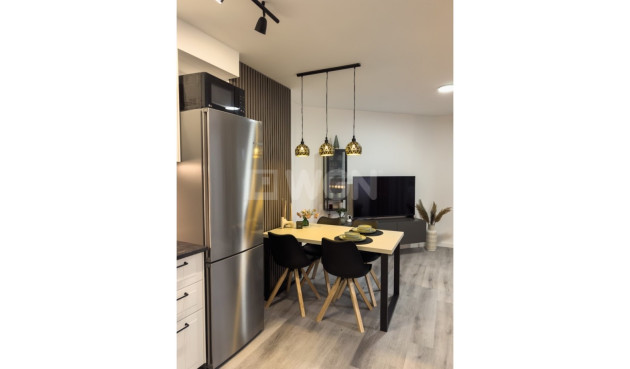 Odsprzedaż - Mieszkanie w bloku - Torrevieja - Costa Blanca