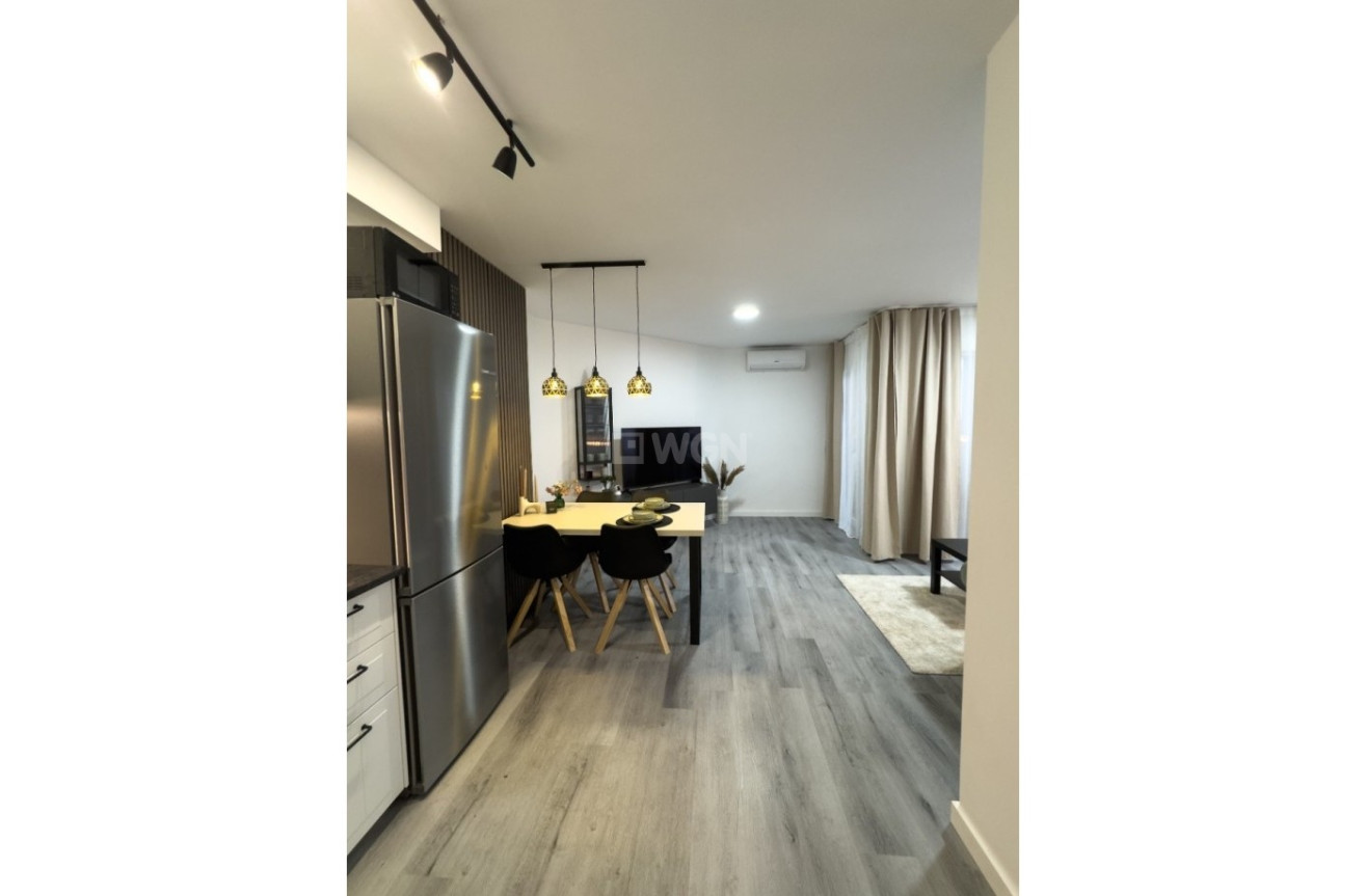 Odsprzedaż - Mieszkanie w bloku - Torrevieja - Costa Blanca