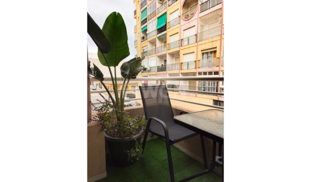 Odsprzedaż - Mieszkanie w bloku - Torrevieja - Costa Blanca