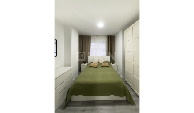 Odsprzedaż - Mieszkanie w bloku - Torrevieja - Costa Blanca