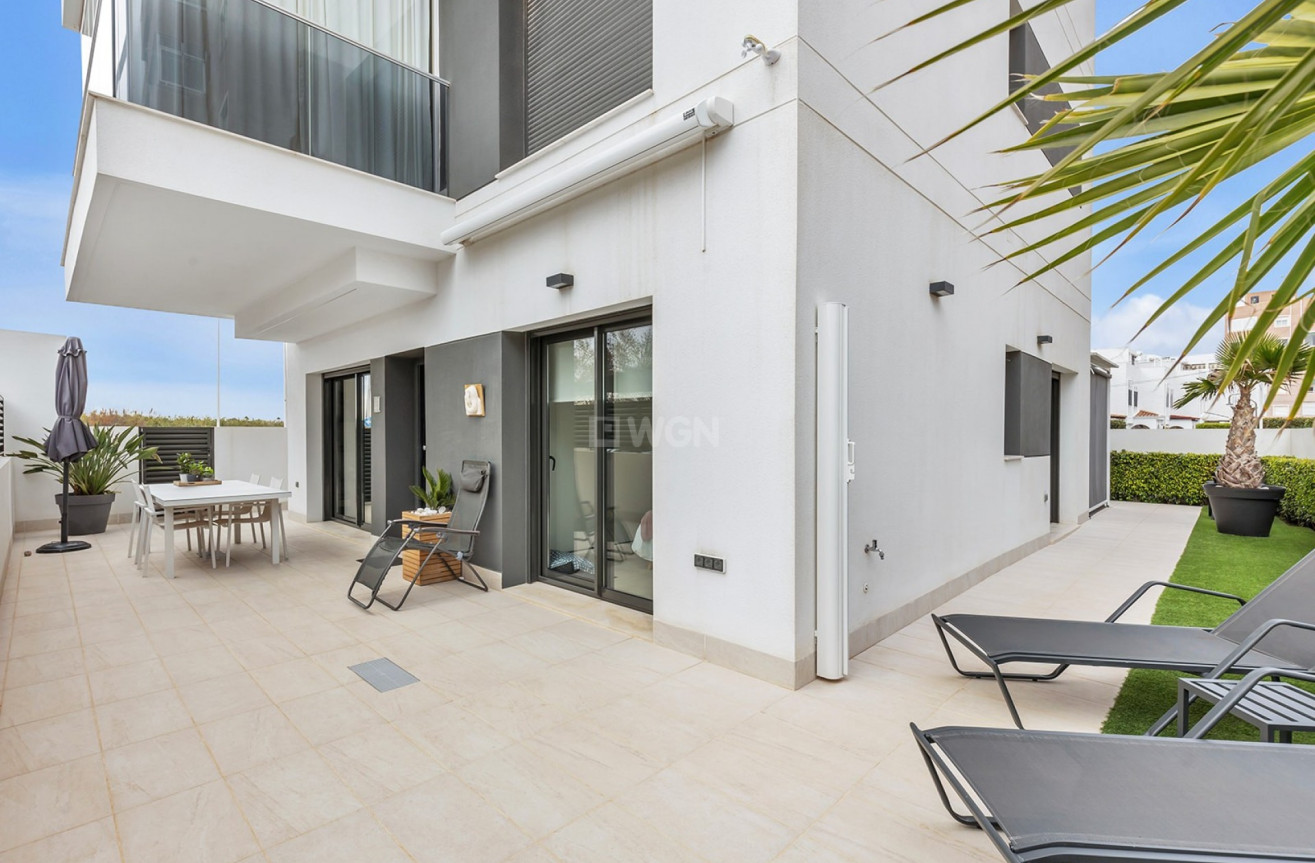 Odsprzedaż - Mieszkanie w bloku - Torrevieja - Costa Blanca