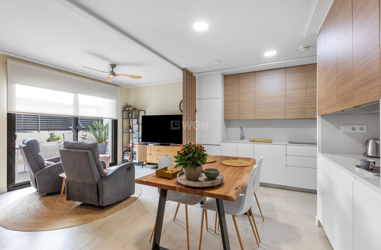 Odsprzedaż - Mieszkanie w bloku - Torrevieja - Costa Blanca