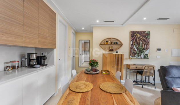 Odsprzedaż - Mieszkanie w bloku - Torrevieja - Costa Blanca