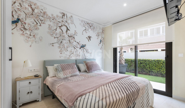 Odsprzedaż - Mieszkanie w bloku - Torrevieja - Costa Blanca