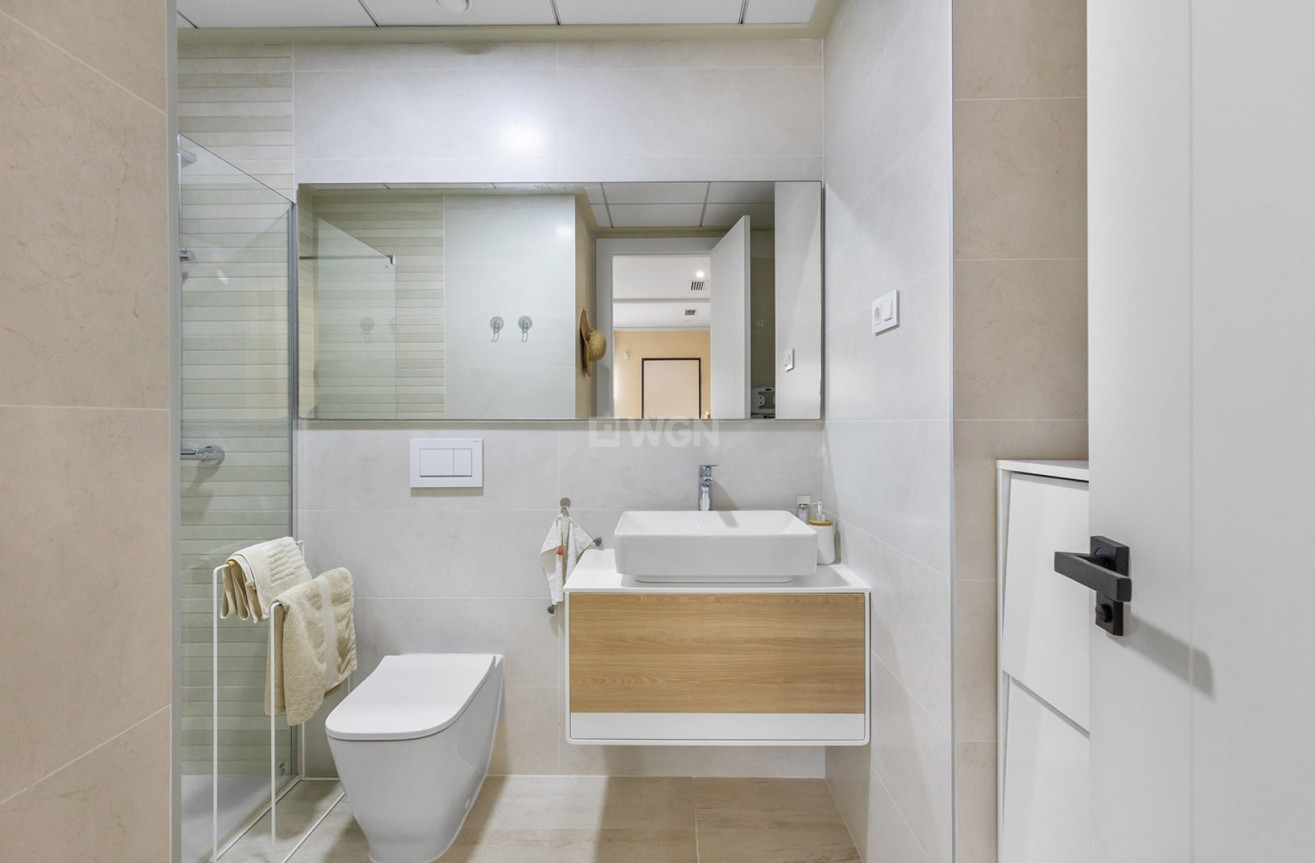 Odsprzedaż - Mieszkanie w bloku - Torrevieja - Costa Blanca