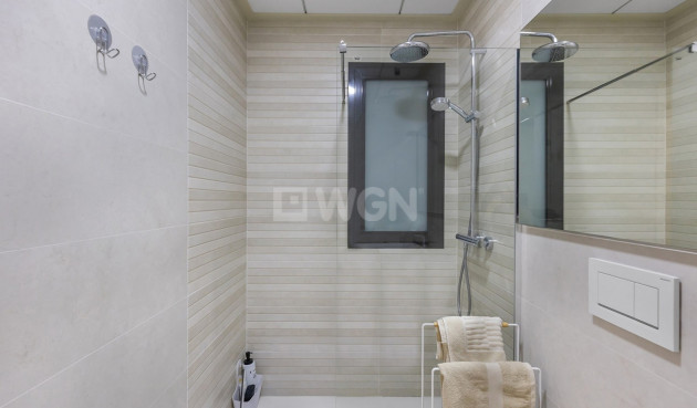 Odsprzedaż - Mieszkanie w bloku - Torrevieja - Costa Blanca