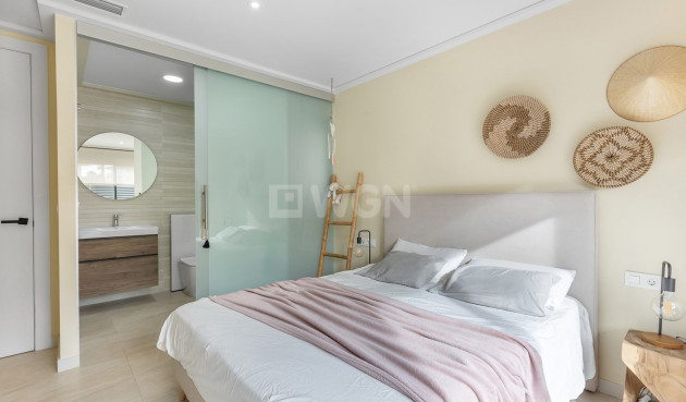 Odsprzedaż - Mieszkanie w bloku - Torrevieja - Costa Blanca