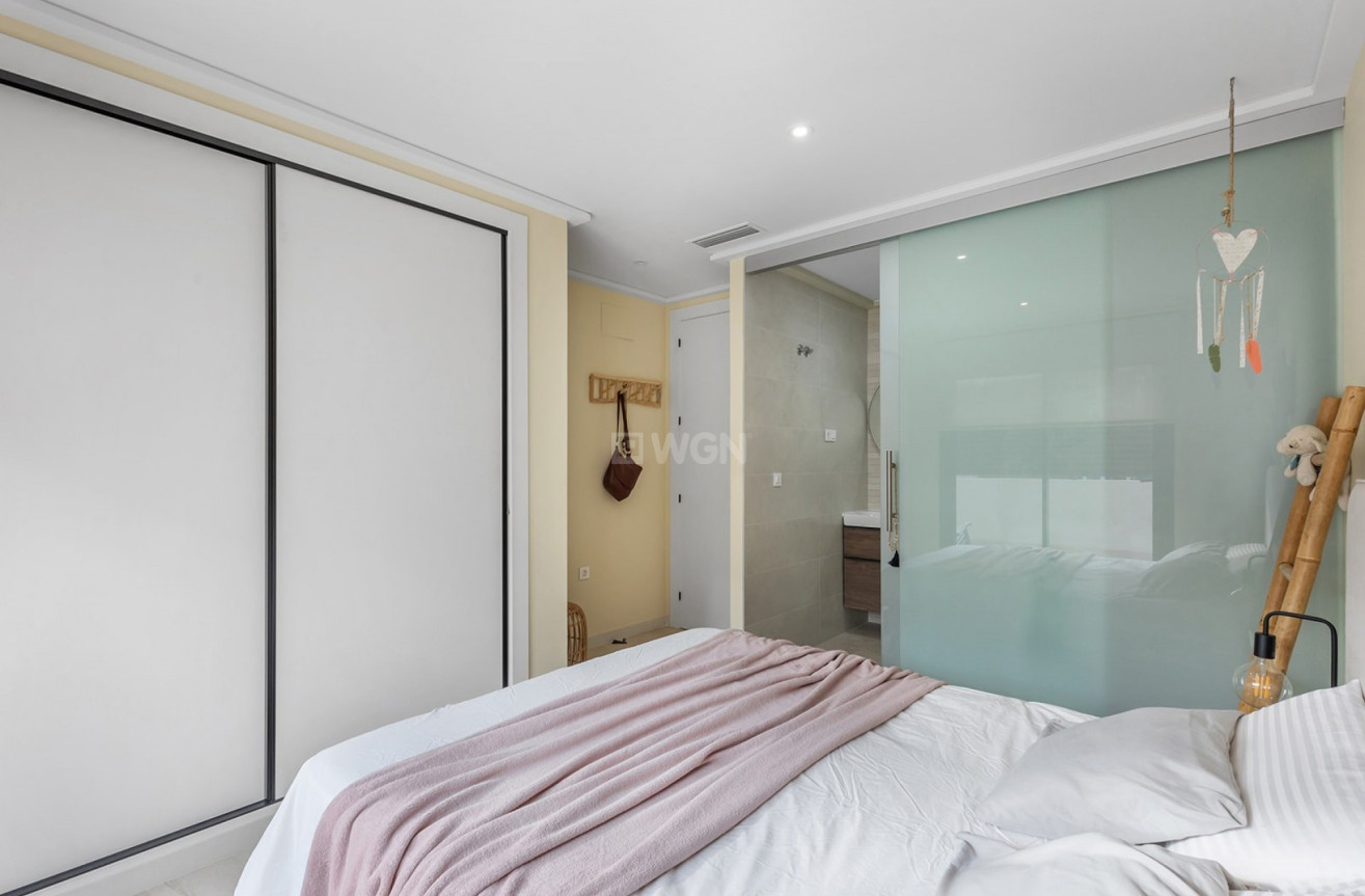 Odsprzedaż - Mieszkanie w bloku - Torrevieja - Costa Blanca