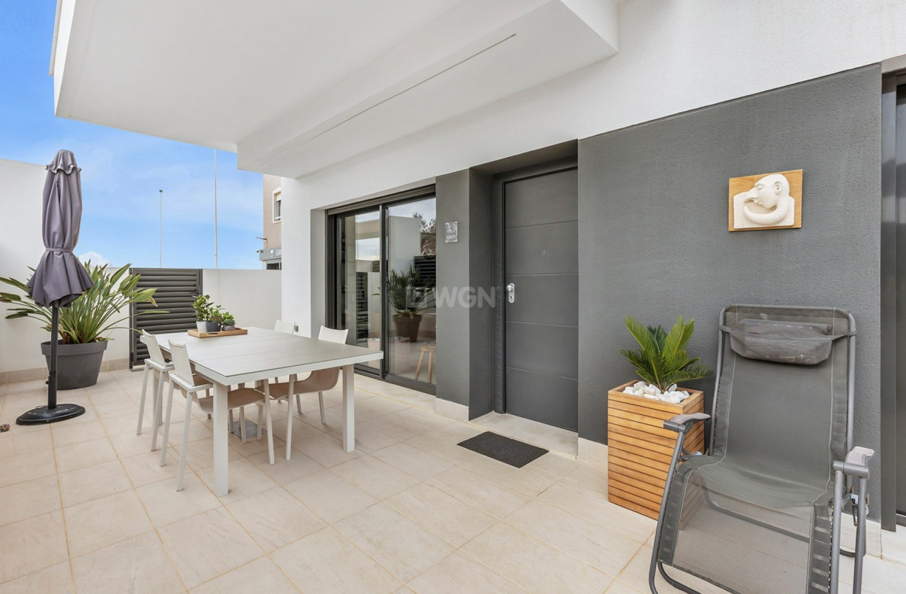 Odsprzedaż - Mieszkanie w bloku - Torrevieja - Costa Blanca