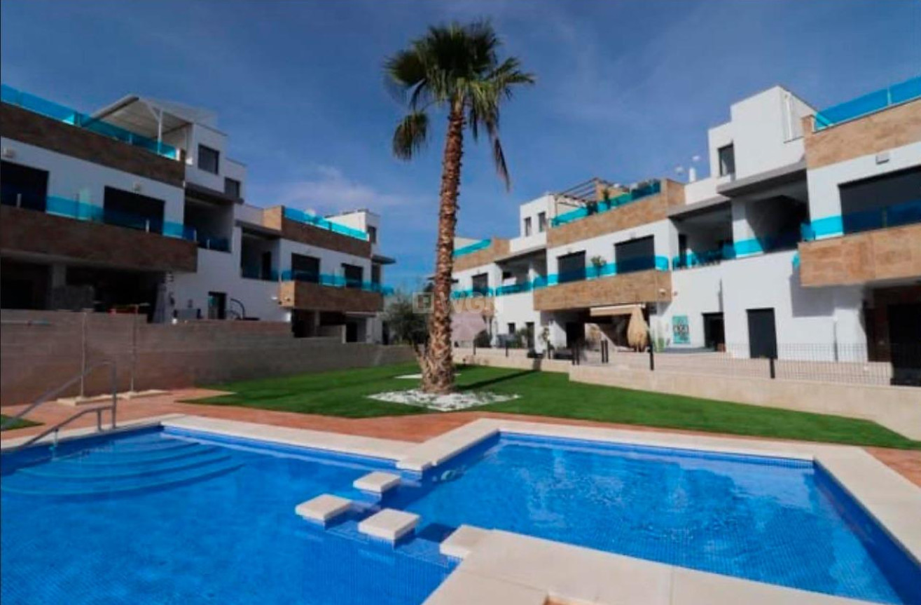 Nowy budynek - Kamienica - Bigastro - pueblo