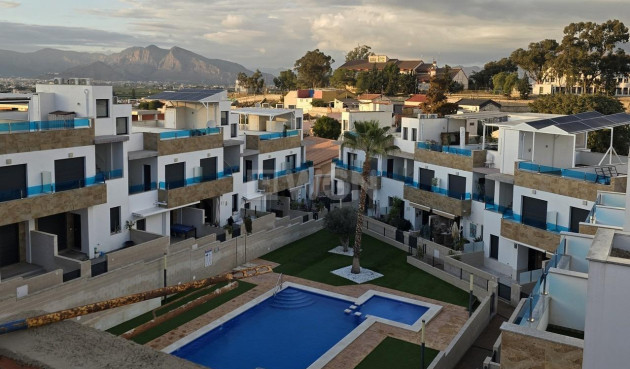 Nowy budynek - Kamienica - Bigastro - pueblo