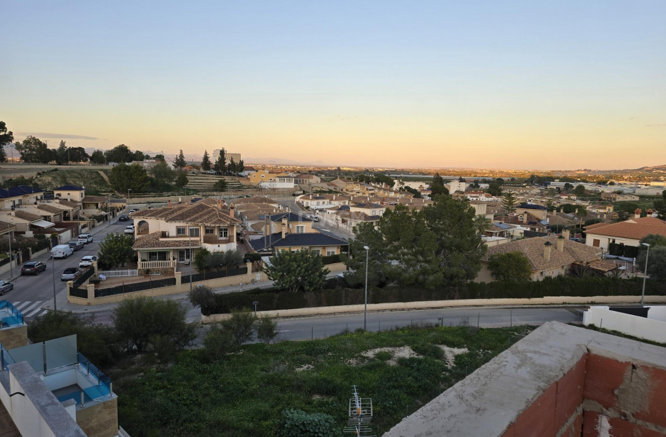 Nowy budynek - Kamienica - Bigastro - pueblo