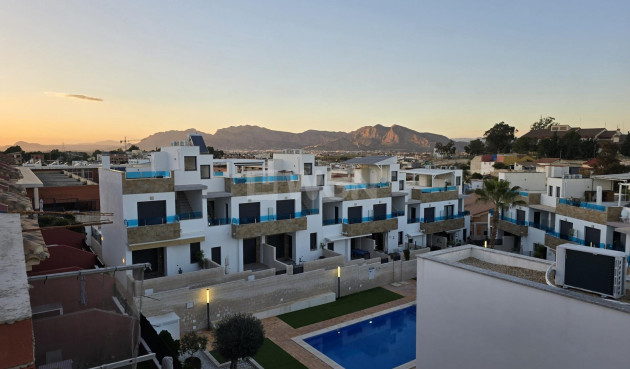 Nowy budynek - Kamienica - Bigastro - pueblo